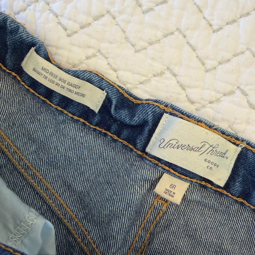 Universal Thread Mid Rise Baggy Jeans - Picture 3 of 4